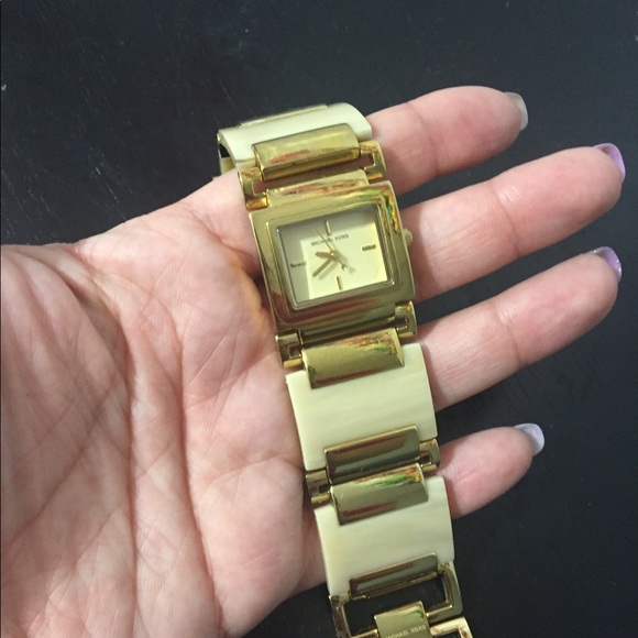 ⭐️MK Watch - Picture 2 of 3